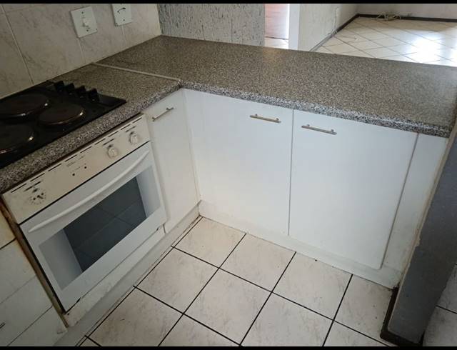 2 BEDROOM TOWNHOUSE FOR SALE IN MULBARTON